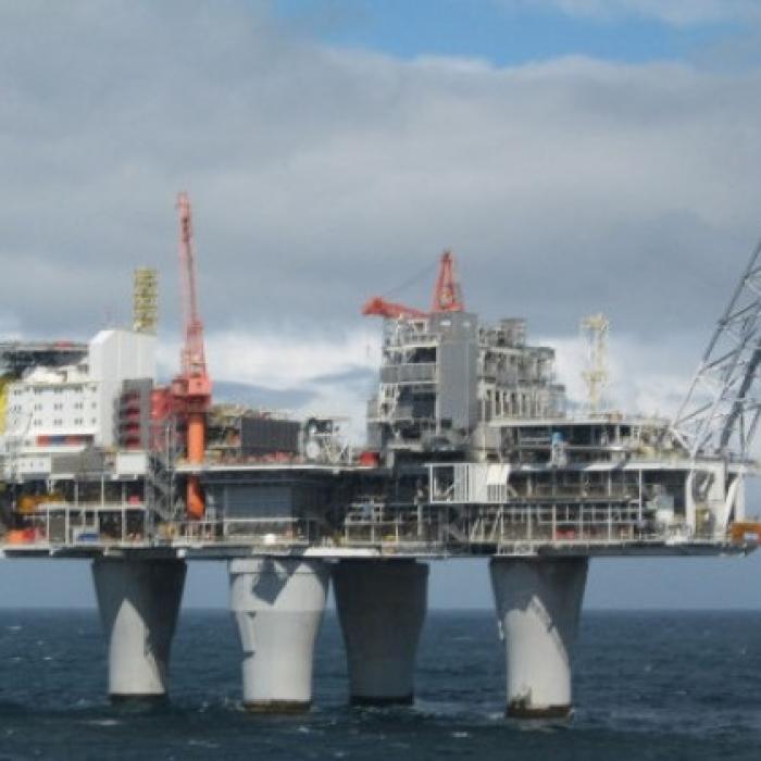 Rusia acuză Ucraina că atacă platformele de foraj din Marea Neagră