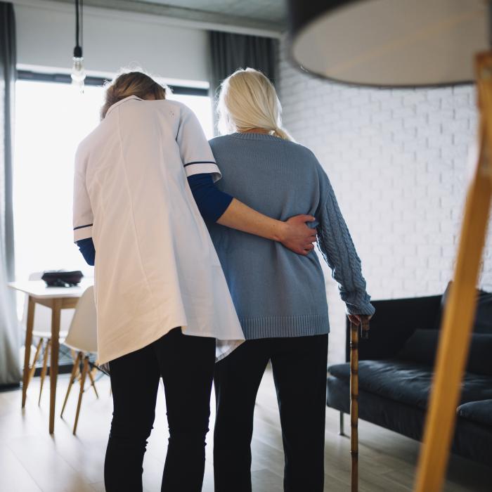 Italia. S-a făcut dreptate pentru o badantă româncă, acuzată de copiii pensionarei că i-ar fi furat 50.000 euro: „Fapta nu există”