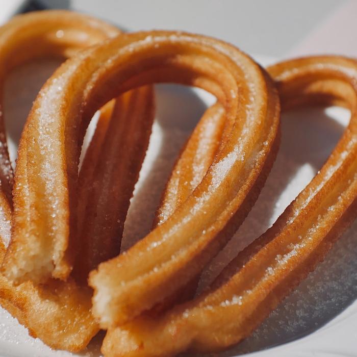 Cum să faci Churros, cel mai popular desert din Spania. Nu e deloc greu să le faci acasă
