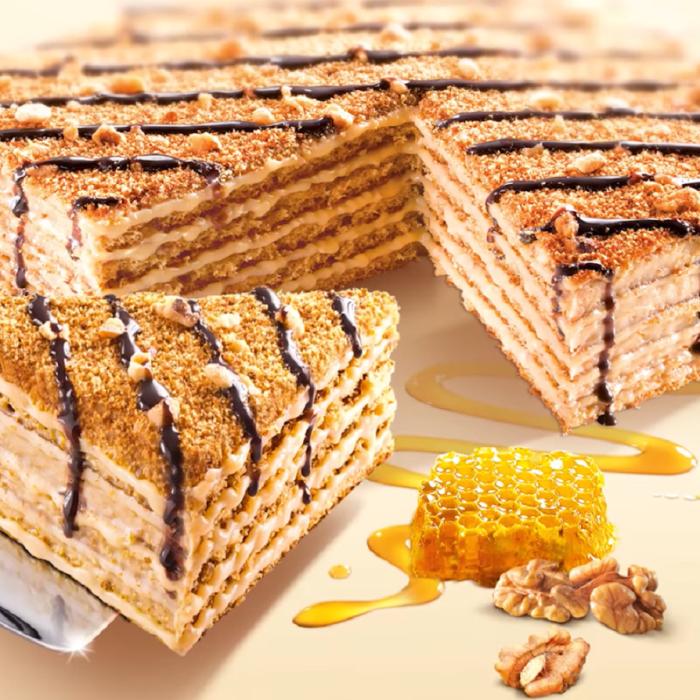 Tort Marlenka - un desert delicios cu miere, cremă de caramel și vanilie. Rețeta originară din Cehia este foarte ușoară