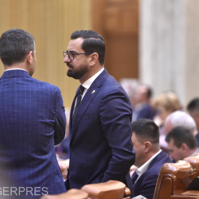 Parlamentarii au votat pentru ridicarea imunităţii ministrului PSD Adrian Chesnoiu