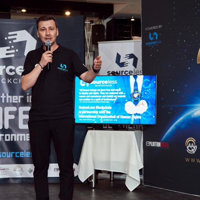 Un român revoluţionează Internetul: Web 3.0. Ce este SourceLess, Noul Web - mai sigur și mai rapid?