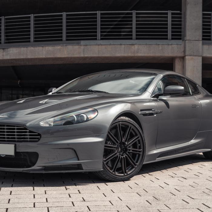 Acțiunile Aston Martin au urcat cu 20%, fondul saudit urmând să devină al doilea mare acționar al producătorului de automobile de lux