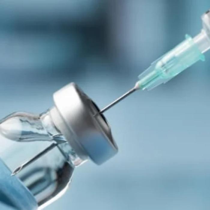 Marea Britanie. Toate persoanele de peste 50 de ani vor primi un rapel Covid și vaccinuri antigripale în această toamnă