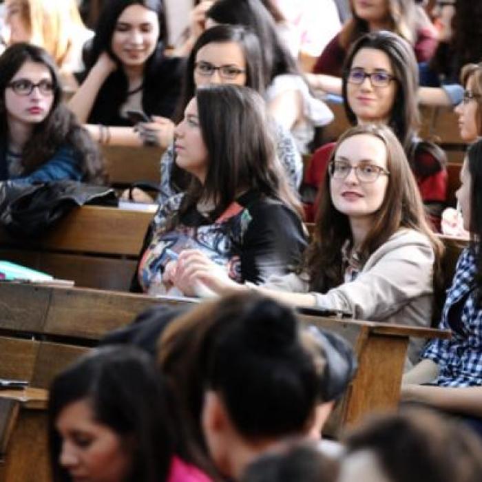 Olanda recomandă studenților străini să rămână în țările lor, pentru că există o problemă a cazărilor