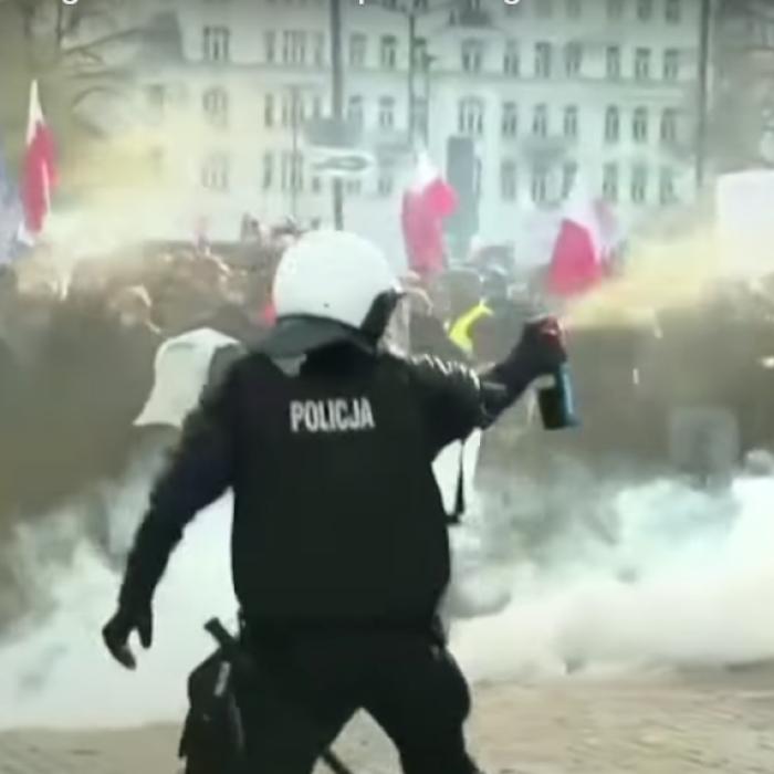 Polonia acuză Rusia că se implică în destabilizarea țării, după ce liderii săi au fost insultați la mitinguri