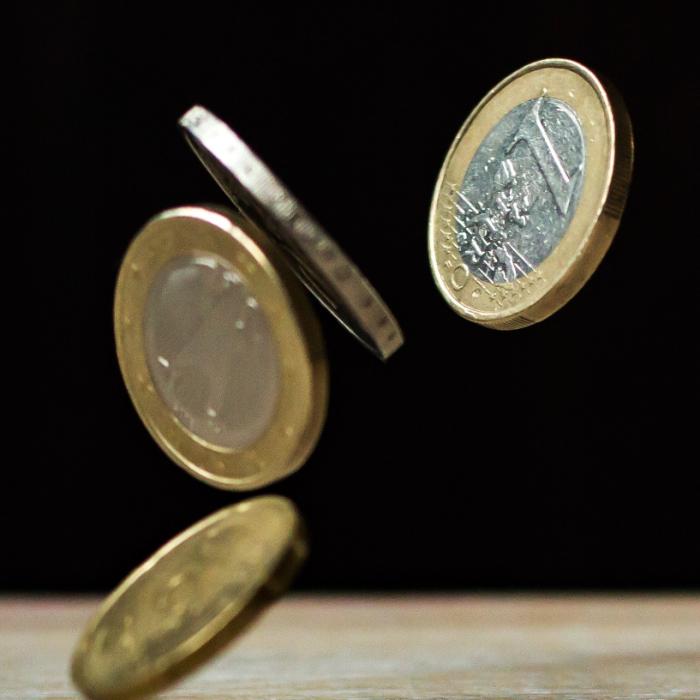 Marea Britanie: 66 de lire sterline (79 de euro) pe lună vor fi tăiate din facturile de energie în această iarnă pentru a ajuta la atenuarea crizei 