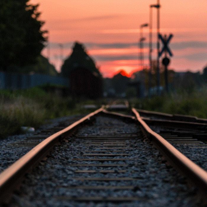 Măsura luată de CFR Călători: Restricții de viteză și locomotive suplimentare în zonele unde sunt furtuni și caniculă
