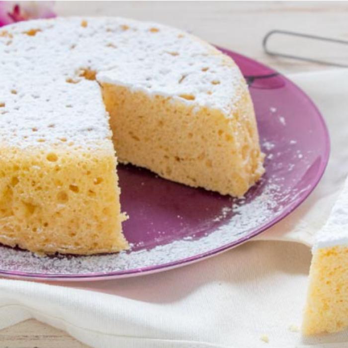 Chec rotund la microunde. Îți trebuie puține ingrediente și e gata în doar câteva minute