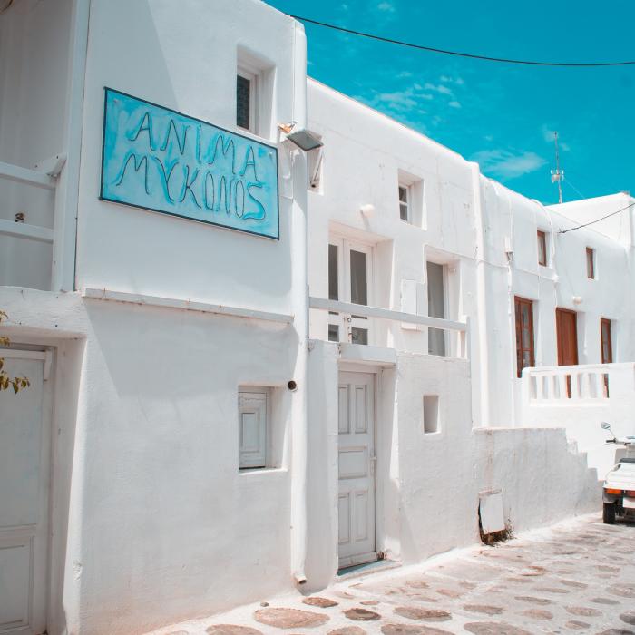 Mykonos, pe urmele stațiunii Mamaia. Presa greacă: turiștii nu mai vin din cauza prețurilor exagerate 