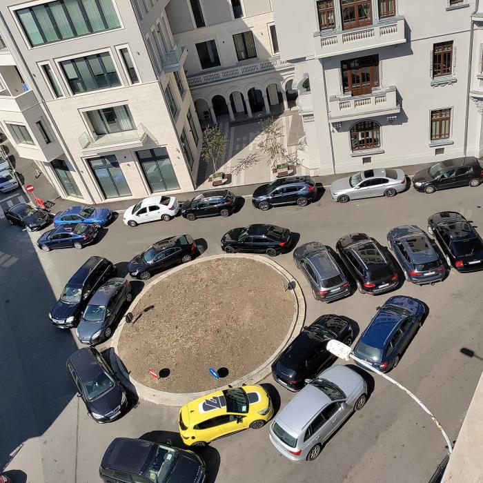 Nicușor Dan și-a anulat propriul loc de parcare de lângă primărie: "Nici un angajat nu va mai avea loc rezervat"