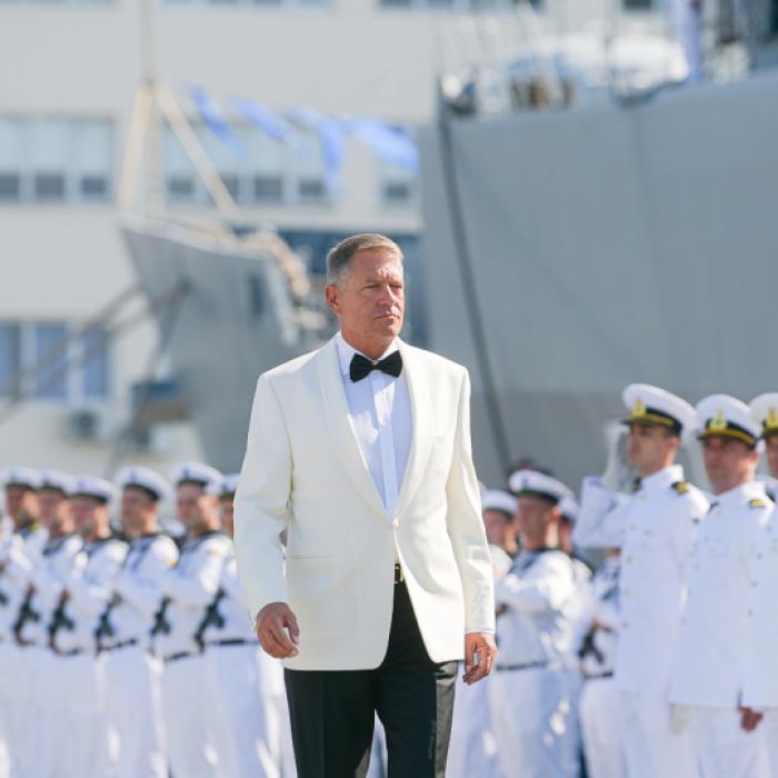 Klaus Iohannis va participa la manifestările de Ziua Marinei, în Portul Militar Constanţa