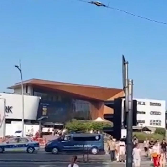 UPDATE. Alertă cu bombă într-un mall din Constanța: Românii, evacuați