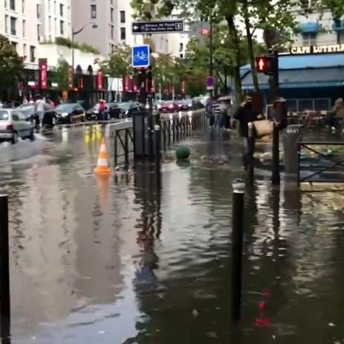 Furtunile fac prăpăd în Franța: Mai multe stații de metrou închise, la Paris