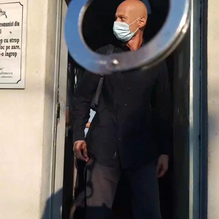 Cine l-a așteptat pe Bogdan Olteanu la poarta penitenciarului, după ce a fost eliberat din închisoare: „De cătușe tot nu scapi“ (VIDEO)