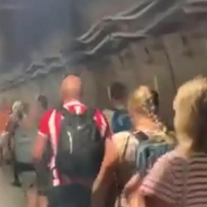 Sute de oameni, blocaţi ore întregi în Eurotunel: „A fost ca într-un film cu dezastre”
