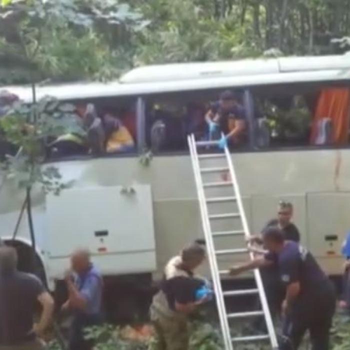 Autocar cu pasageri, prăbușit într-o prăpastie, în Turcia: 3 persoane au murit, iar alte 38 sunt rănite