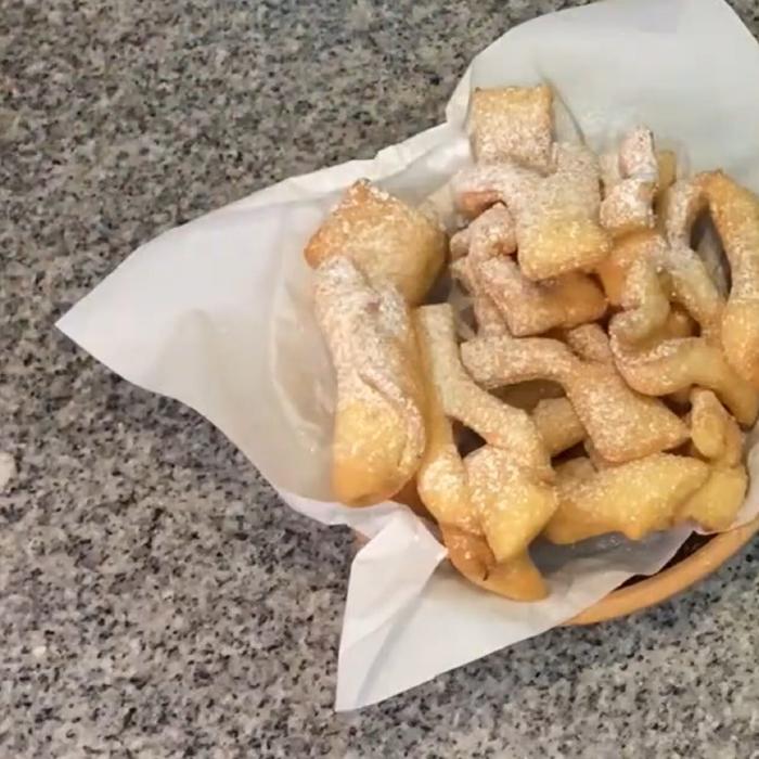 Calzone moi și pufoase, le vei îndrăgi instant! Cu efort minim, vei pregăti un desert delicios pentru întreaga familie!