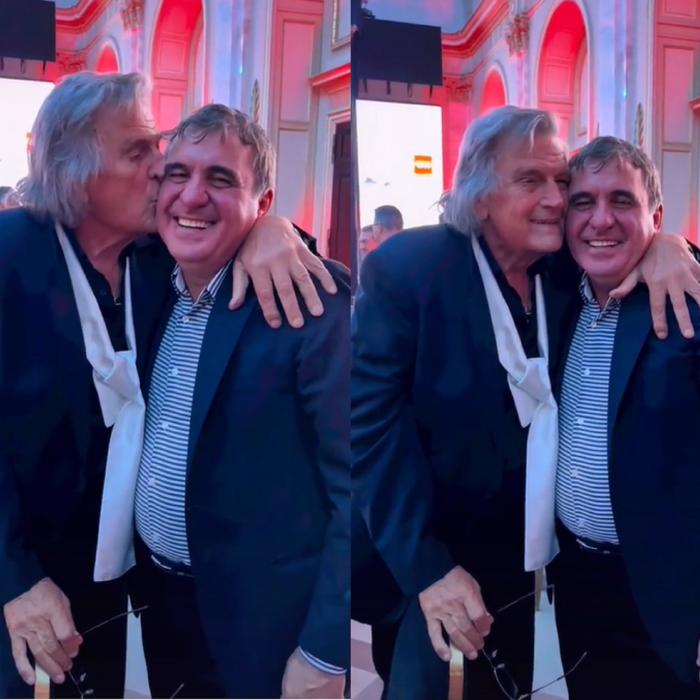 Florin Piersic și Gică Hagi, întâlnire memorabilă. Morar: „Fotbalul românesc mai trăiește doar prin statuia lui Hagi. Și prin sărutul lui Piersic pe obrazul ei”