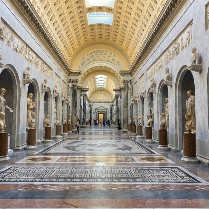Italia. Un american, nervos că nu l-a putut vedea pe Papă a distrus mai multe busturi antice din Muzeul Vaticanului