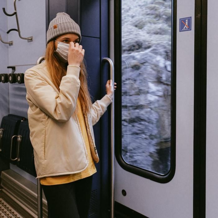 Germania, la un pas să reintroducă obligativitatea purtării măştii. Anunțul ministrului Sănătăţi 