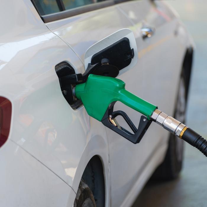 Miracolul de la benzinărie: Zeci de mașini au fost alimentate gratuit, după ce o stație de carburanți s-a defectat