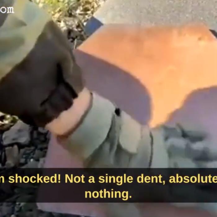 Rușii sunt șocați de vestele antiglonț pe care le poartă ucrainenii. Trag degeaba cu un Kalașnikov: "E impenetrabilă, nu înțeleg!" - VIDEO