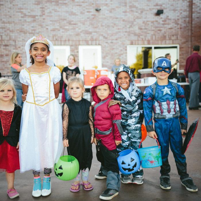 Cum a devenit colindatul de Halloween o tradiție. Care este istoria acestei sărbători 
