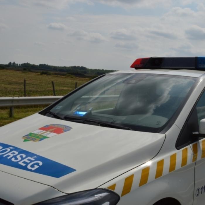 Șofer român, depistat în Ungaria cu haine contrafăcute de 34.000 de euro. Vameșii i-au luat toată marfa