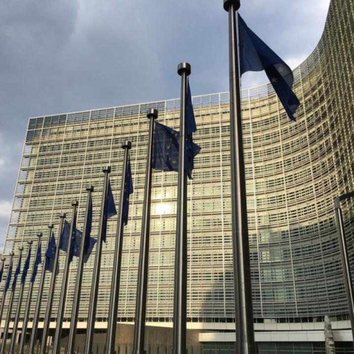 Transfer instant în euro pentru oricine deține un cont bancar în UE. Comisia Europeană a adoptat legea