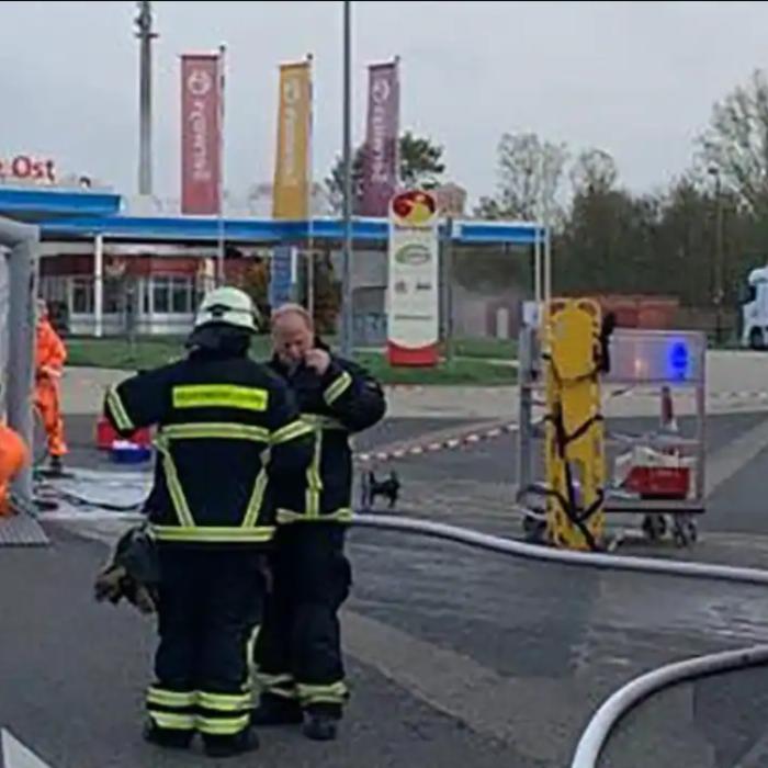 Germania. Camion românesc, pericol public lângă Koln; oameni evacuați și autostradă închisă total: "Se simțea clar mirosul substanței periculoase“
