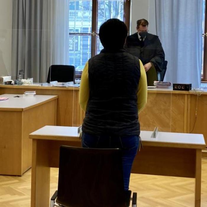 Îngrijitoare româncă din Italia, acuzată că a bătut-o pe bătrână. Judecător: "E o înscenare a familiei. Nu e nimic adevărat"