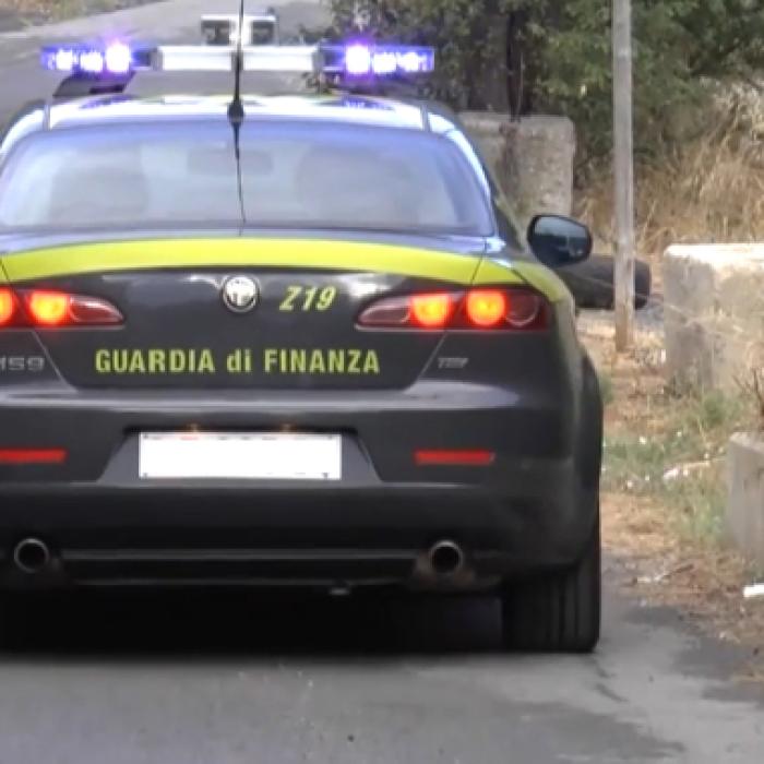 Cinci români, prinși cu 16.000 euro în buzunar, încasați ilegal în Italia