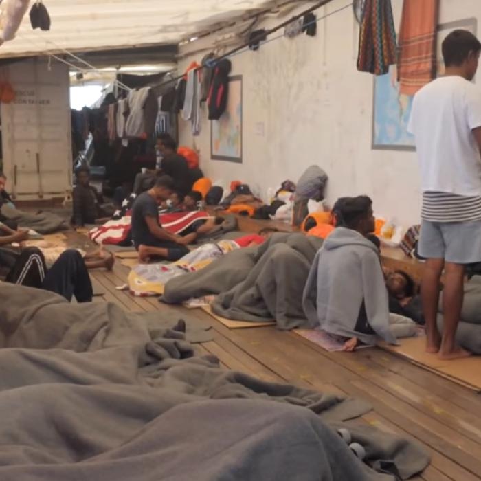 România va primi o parte din migranții refuzați de Italia, salvați de pe mare de nava Ocean Viking