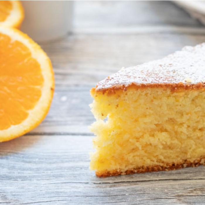 Prăjitură pufoasă cu iaurt și portocale - un desert "light" pe care-l poate face oricine