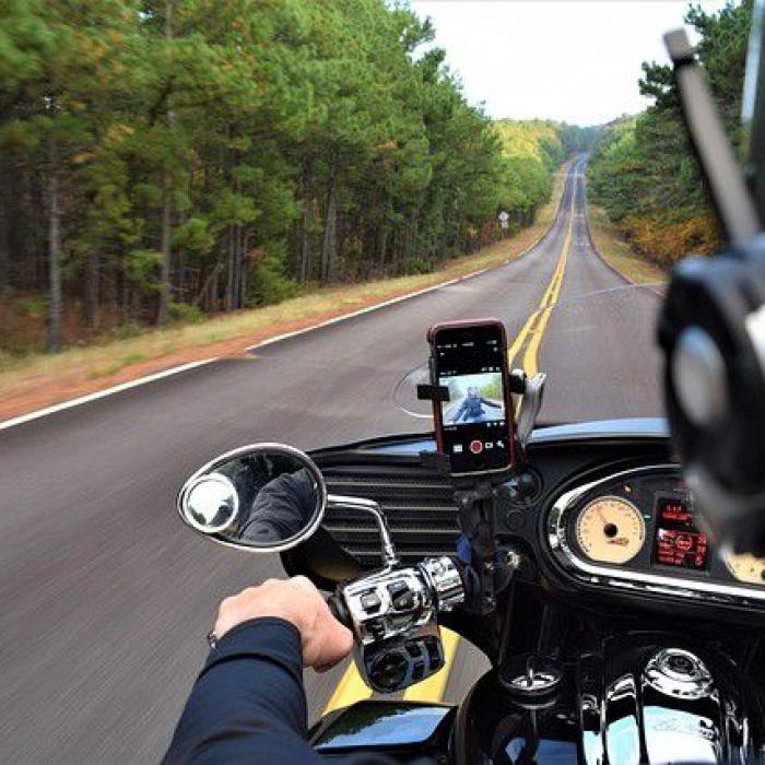 6 accesorii moto esențiale pe care trebuie să le aveți