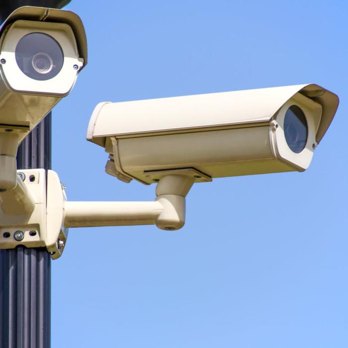 Autorităţile britanice restricţionează folosirea camerelor chinezeşti de securitate în clădirile guvernamentale