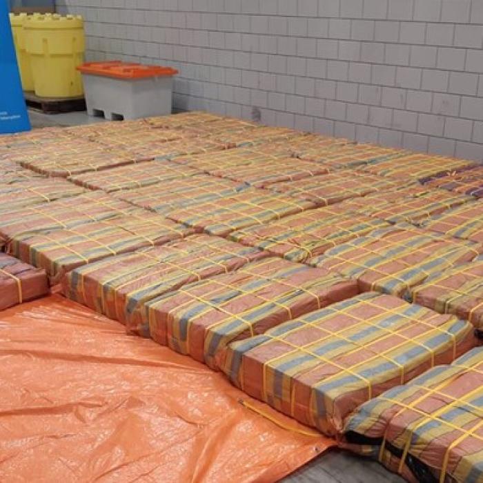 30 de tone de cocaină confiscate în cadrul unor raiduri împotriva unui "supercartel" european