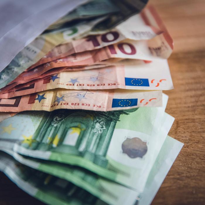Bonus unic de 2.400 de euro pentru anumiți angajați din Italia. Aceeași companie oferă 2.500 de euro lucrătorilor din Germania