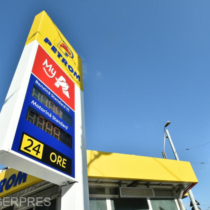 "Vrem Petrom înapoi". Românii semnează o petiție prin care cer naționalizarea companiei controlată azi de austrieci