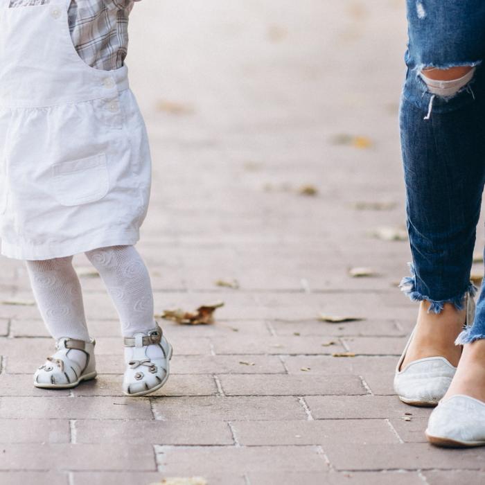 O bonă româncă, adusă în Franța de un cuplu de conaționali, a devenit din victimă, condamnată: „Infracțiunea de trafic de persoane nu există!”