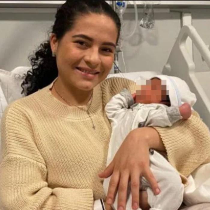 O femeie care urma să ajungă în Spania a născut în toaleta avionului: „Tamara habar nu avea că e însărcinată, a fost șocată de eveniment“