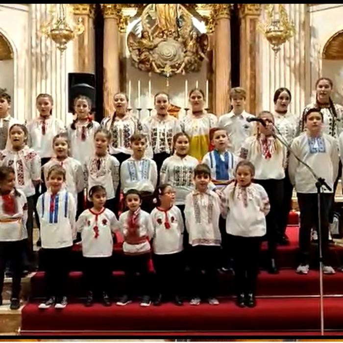 Spania. Concerte de colinde de Crăciun susținute de copiii români din toate parohiile: „Am învățat Plugușorul ca să mă vadă bunica“ 