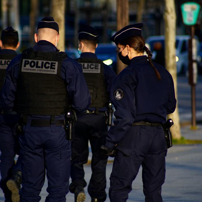 Român căutat în Danemarca pentru trafic de persoane, proxenetism şi viol, arestat în Franţa 