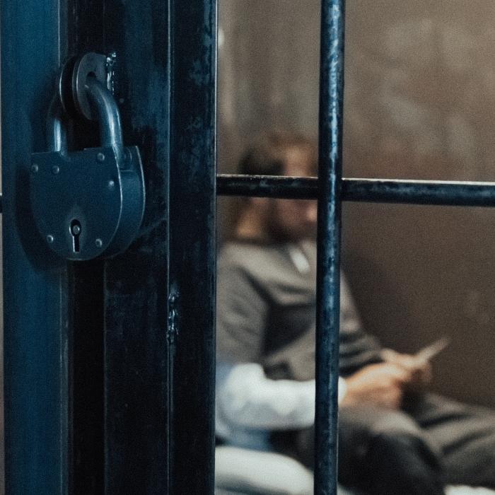 Irlanda. Un escroc român s-a dat drept italian, francez și ceh și a reușit să spele 23 milioane de euro: „Oamenii trebuie să fie precauți!”