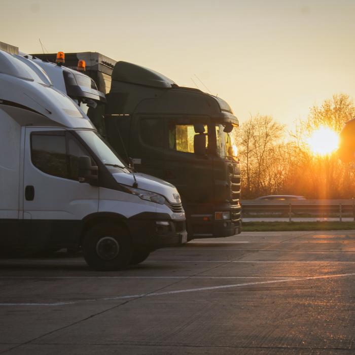 „Moș Crăciun e șofer de TIR”. Familiile de români din diaspora, gest impresionant pentru camionagii: „Nu vă pot descrie bucuria lor. E magie pură!”