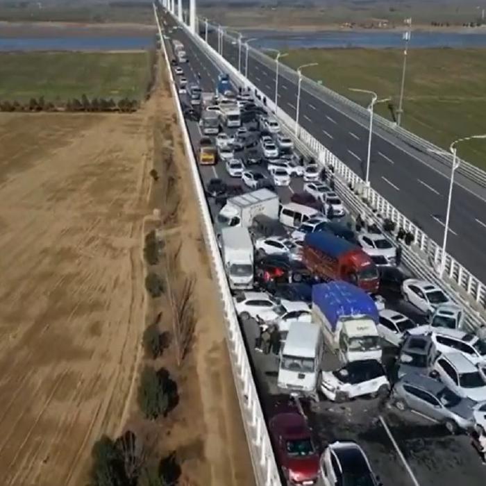 Un camion a lovit un cortegiu funerar: 17 persoane şi-au pierdut viaţa şi 22 au fost rănite - VIDEO