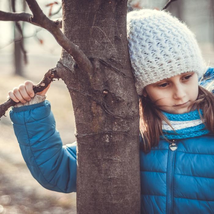 Drama copiilor români cu părinți plecați în străinătate. Peste 70 000 de copii au rămas singuri acasă 