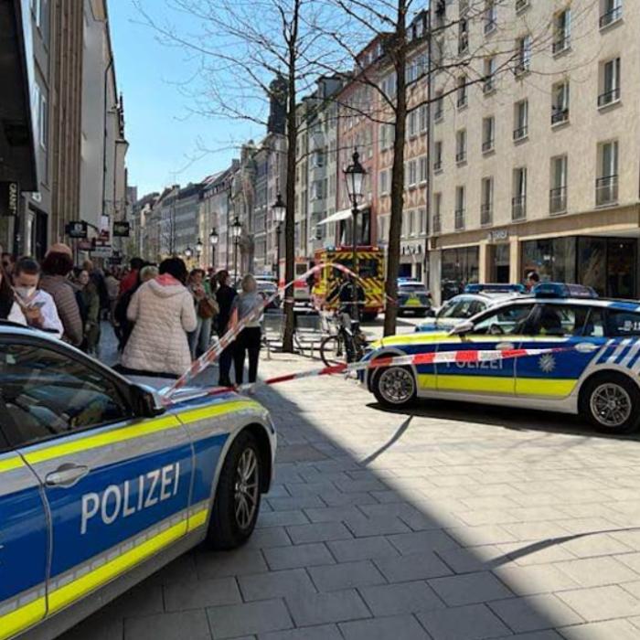 Germania. Tânăr român, obligat de instanță să meargă la psihoterapie, din cauza gesturilor ciudate pe care le făcea în magazine 