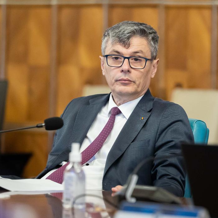 Taxa de solidaritate. Virgil Popescu spune că OMV-Petrom nu va scăpa de plată